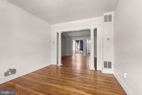 Living - 808 Ponca St, Baltimore, MD 21224 photo 4 of 5