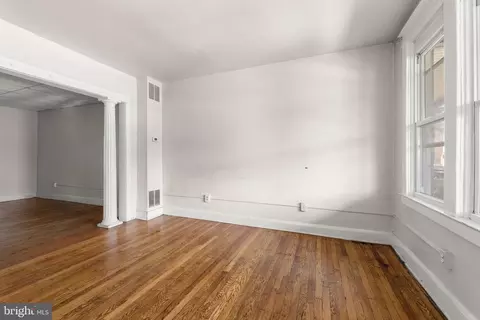 Living - 808 Ponca St, Baltimore, MD 21224 photo 3 of 5