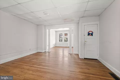 Living - 808 Ponca St, Baltimore, MD 21224 photo 5 of 5