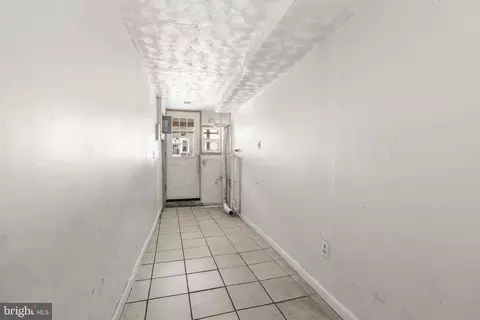 Entry Way - 808 Ponca St, Baltimore, MD 21224 photo 8 of 8