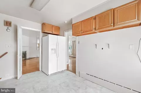Entry Way - 6026 Berkeley Ave, Baltimore, MD 21209 photo 2 of 2