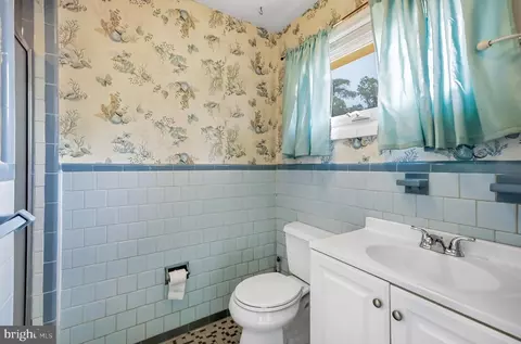 Bath - 6026 Berkeley Ave, Baltimore, MD 21209 photo 2 of 3
