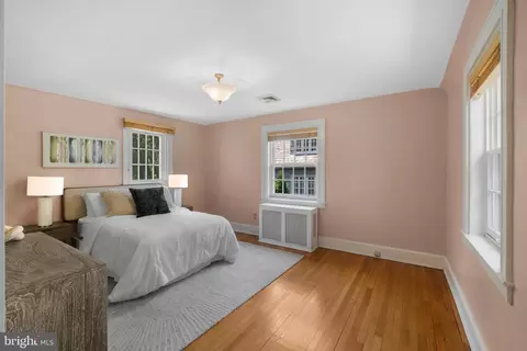 Bedroom - 306 Broxton Rd, Baltimore, MD 21212 photo 4 of 7
