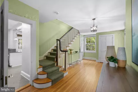 Entry Way - 306 Broxton Rd, Baltimore, MD 21212 photo 3 of 3