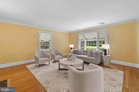 Living - 306 Broxton Rd, Baltimore, MD 21212 photo 2 of 2