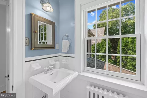 Bath - 306 Broxton Rd, Baltimore, MD 21212 photo 4 of 4