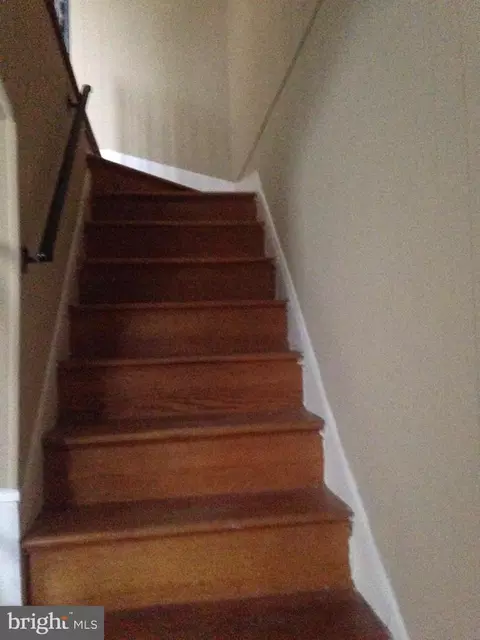 Entry Way - 908 Evesham Ave, Baltimore, MD 21212 photo 1 of 2