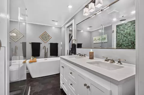 Bath - 116 E Montgomery St, Baltimore, MD 21230 photo 1 of 5