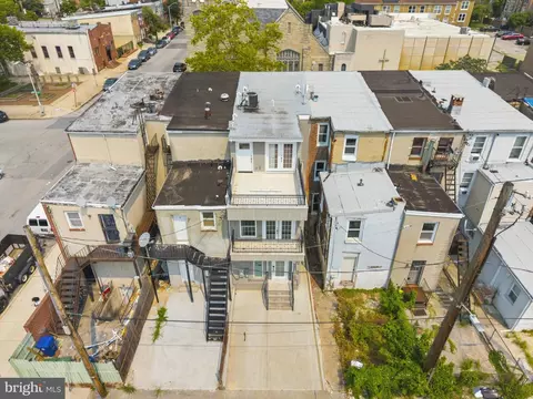 View/Area - 830 N Bond St, Baltimore, MD 21205 photo 2 of 3