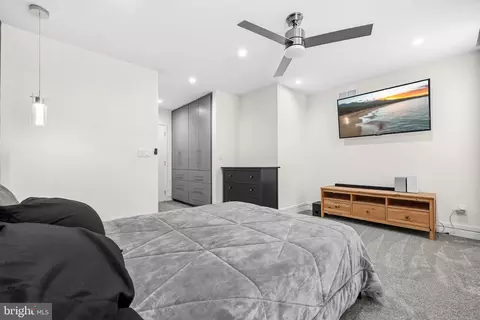 Bedroom - 830 N Bond St, Baltimore, MD 21205 photo 6 of 6