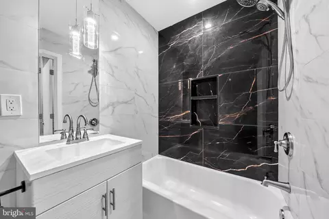 Bath - 830 N Bond St, Baltimore, MD 21205 photo 4 of 5