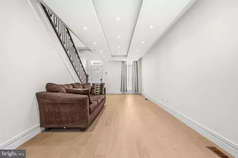 Entry Way - 830 N Bond St, Baltimore, MD 21205 photo 1 of 6