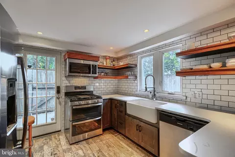 415 E 31st St, Baltimore, MD 21218 photo 6