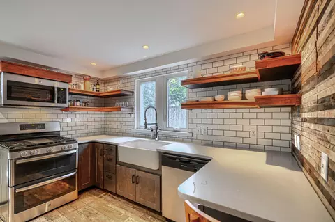 415 E 31st St, Baltimore, MD 21218 photo 17