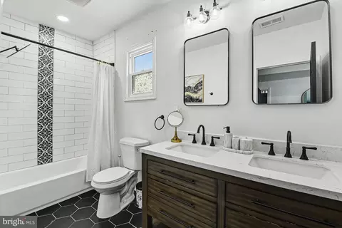 Bath - 5818 Highgate Dr, Baltimore, MD 21215 photo 1 of 3