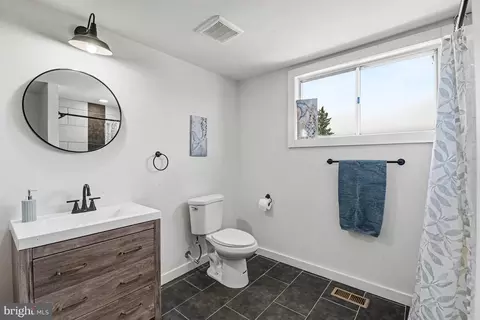 Bath - 5818 Highgate Dr, Baltimore, MD 21215 photo 2 of 3