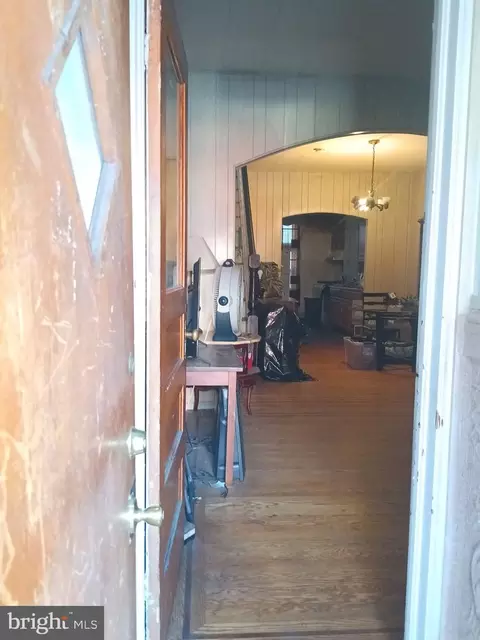 Entry Way - 1714 Normal Ave, Baltimore, MD 21213 photo 6 of 7