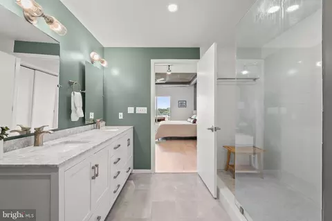 Bath - 1200 Steuart St #625, Baltimore, MD 21230 photo 3 of 5