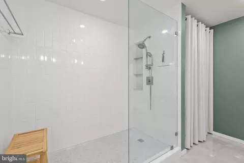 Bath - 1200 Steuart St #625, Baltimore, MD 21230 photo 5 of 5