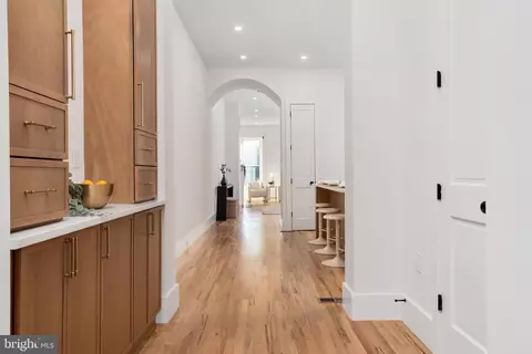 Entry Way - 1508 Mcculloh St, Baltimore, MD 21217 photo 5 of 12