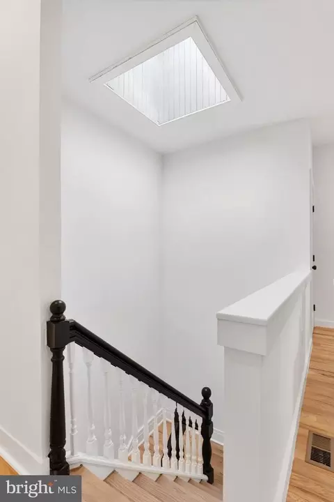 Entry Way - 1508 Mcculloh St, Baltimore, MD 21217 photo 10 of 12