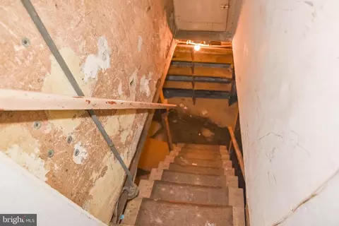 Entry Way - 2420 Greenmount Ave, Baltimore, MD 21218 photo 7 of 7