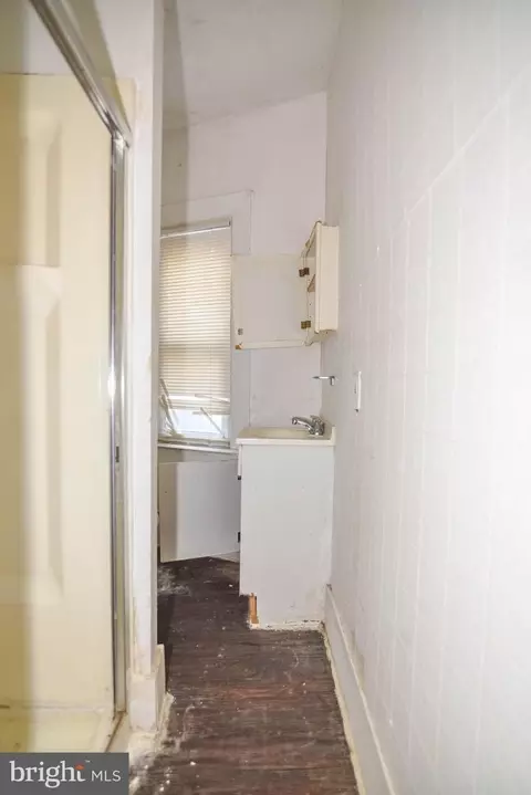 Bath - 2420 Greenmount Ave, Baltimore, MD 21218 photo 2 of 2
