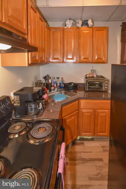 Kitchen - 2420 Greenmount Ave, Baltimore, MD 21218 photo 3 of 4