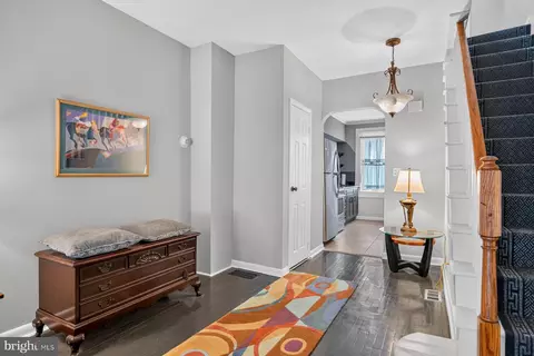 Entry Way - 602 S Macon St, Baltimore, MD 21224 photo 7 of 10