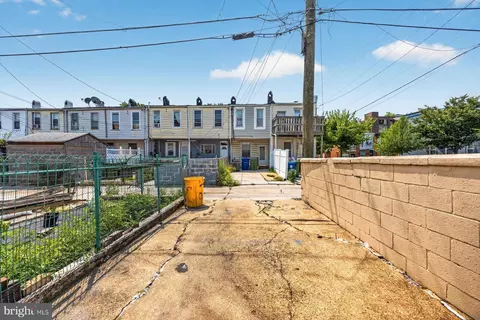 Exterior - 602 S Macon St, Baltimore, MD 21224 photo 1 of 2