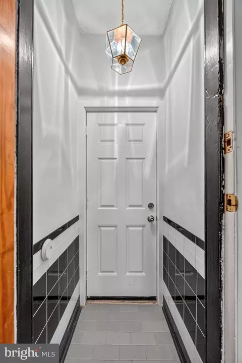 Entry Way - 602 S Macon St, Baltimore, MD 21224 photo 10 of 10