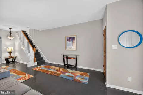 Entry Way - 602 S Macon St, Baltimore, MD 21224 photo 4 of 10