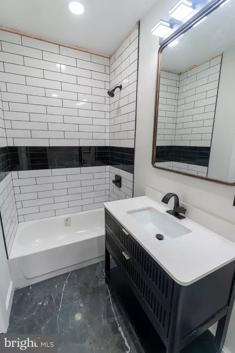 Bath - 302 Gilmor St, Baltimore, MD 21223 photo 3 of 4