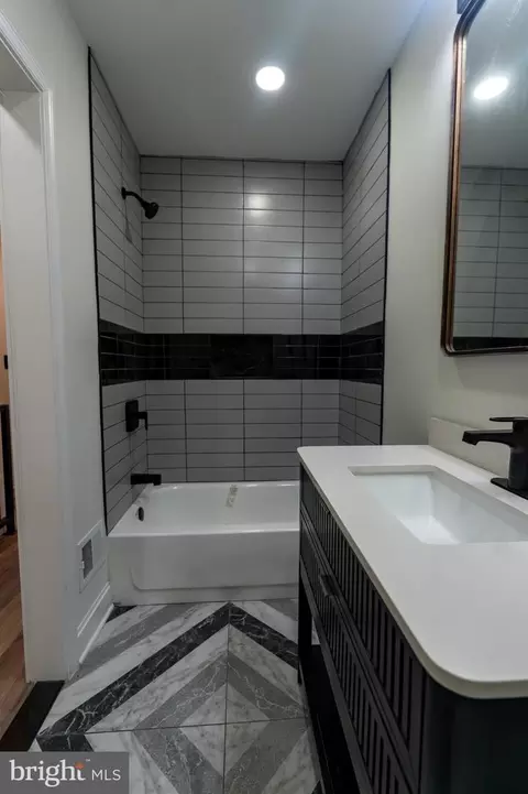 Bath - 302 Gilmor St, Baltimore, MD 21223 photo 1 of 4