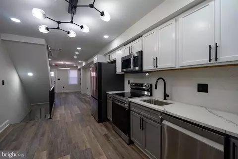 Entry Way - 302 Gilmor St, Baltimore, MD 21223 photo 2 of 7