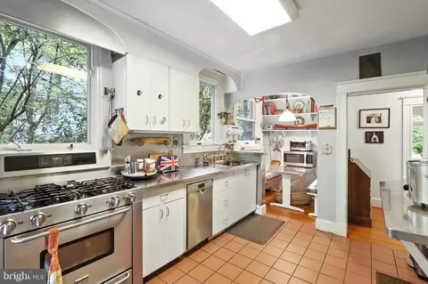 Kitchen - 5721 Ridgedale Rd, Baltimore, MD 21209 photo 4 of 4