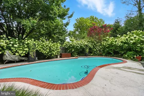 Exterior - 5721 Ridgedale Rd, Baltimore, MD 21209 photo 3 of 18