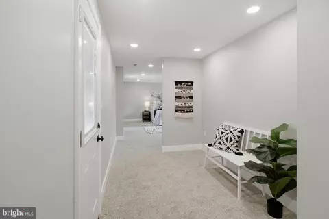 Entry Way - 4011 Carlisle Ave, Baltimore, MD 21216 photo 9 of 12
