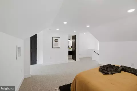 Bedroom - 4011 Carlisle Ave, Baltimore, MD 21216 photo 7 of 10