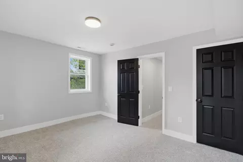 Entry Way - 4011 Carlisle Ave, Baltimore, MD 21216 photo 10 of 12