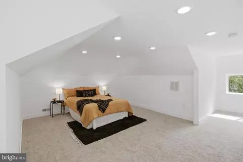 Bedroom - 4011 Carlisle Ave, Baltimore, MD 21216 photo 4 of 10