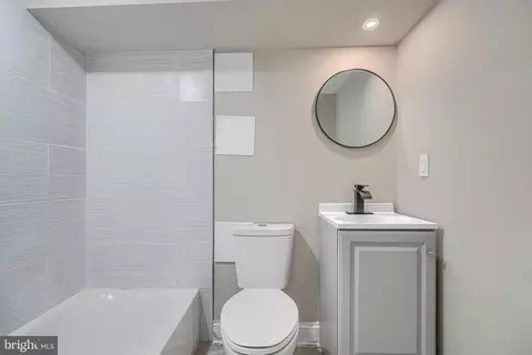 Bath - 3509 Sequoia Ave, Baltimore, MD 21215 photo 3 of 7