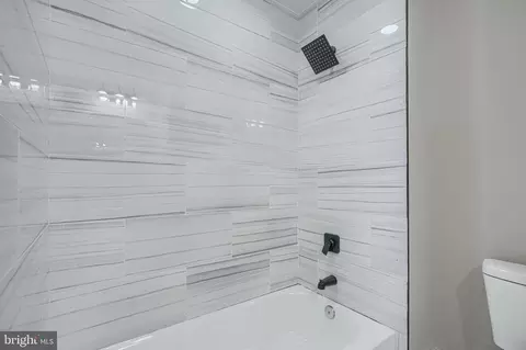 Bath - 3509 Sequoia Ave, Baltimore, MD 21215 photo 4 of 7