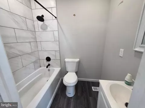Bath - 2540 Quantico Ave, Baltimore, MD 21215 photo 4 of 7
