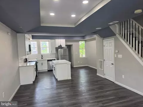 Entry Way - 2540 Quantico Ave, Baltimore, MD 21215 photo 3 of 9