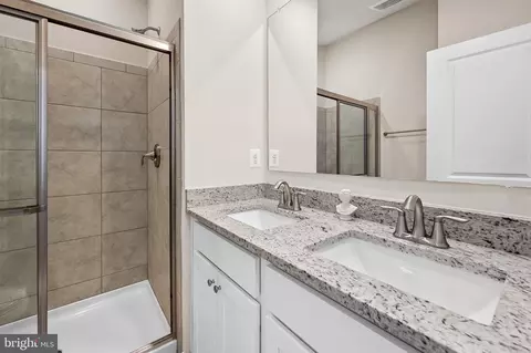 Bath - 615 S Haven St, Baltimore, MD 21224 photo 1 of 1