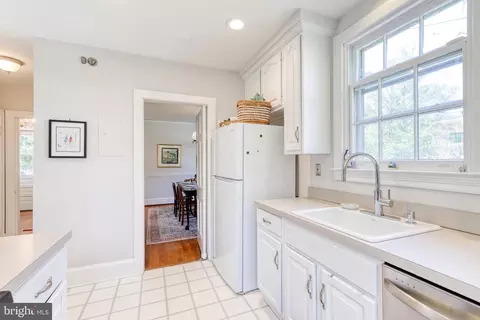 Kitchen - 3 Saint Dunstans Garth, Baltimore, MD 21212 photo 6 of 6