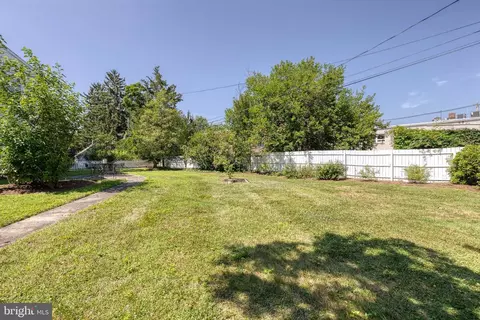 Exterior - 3 Saint Dunstans Garth, Baltimore, MD 21212 photo 6 of 7