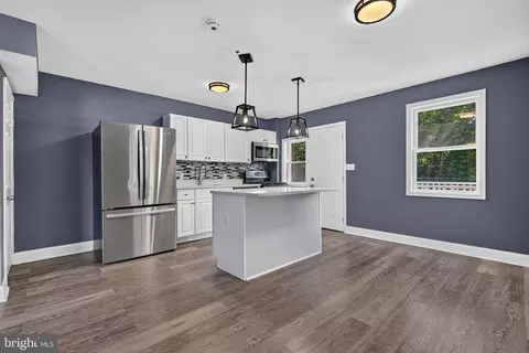 Entry Way - 5605 Highgate Dr, Baltimore, MD 21215 photo 7 of 12