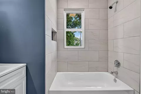 Bath - 5605 Highgate Dr, Baltimore, MD 21215 photo 1 of 1